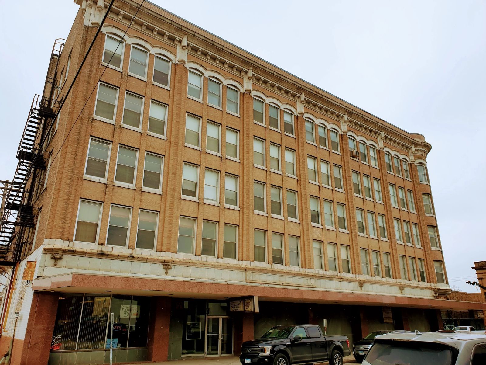 302 Chestnut Street facade in downtown Virginia, Minnesota